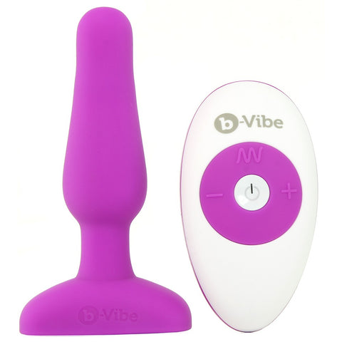 Novice Remote Vibrating Plug in Fuchsia